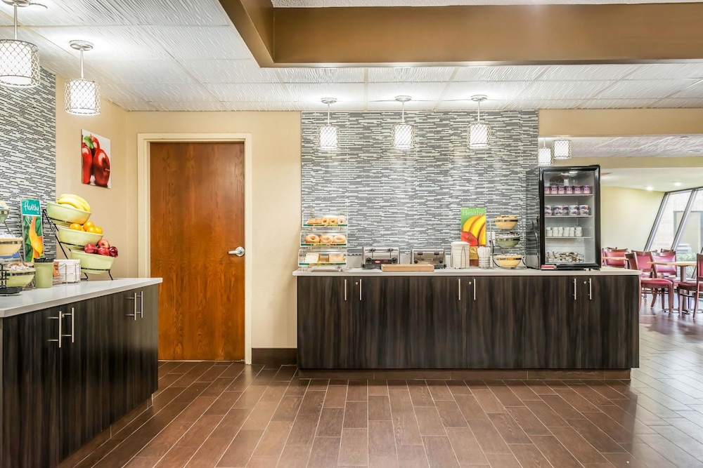 Quality Inn & Suites Mall of America - MSP Airport 3/38