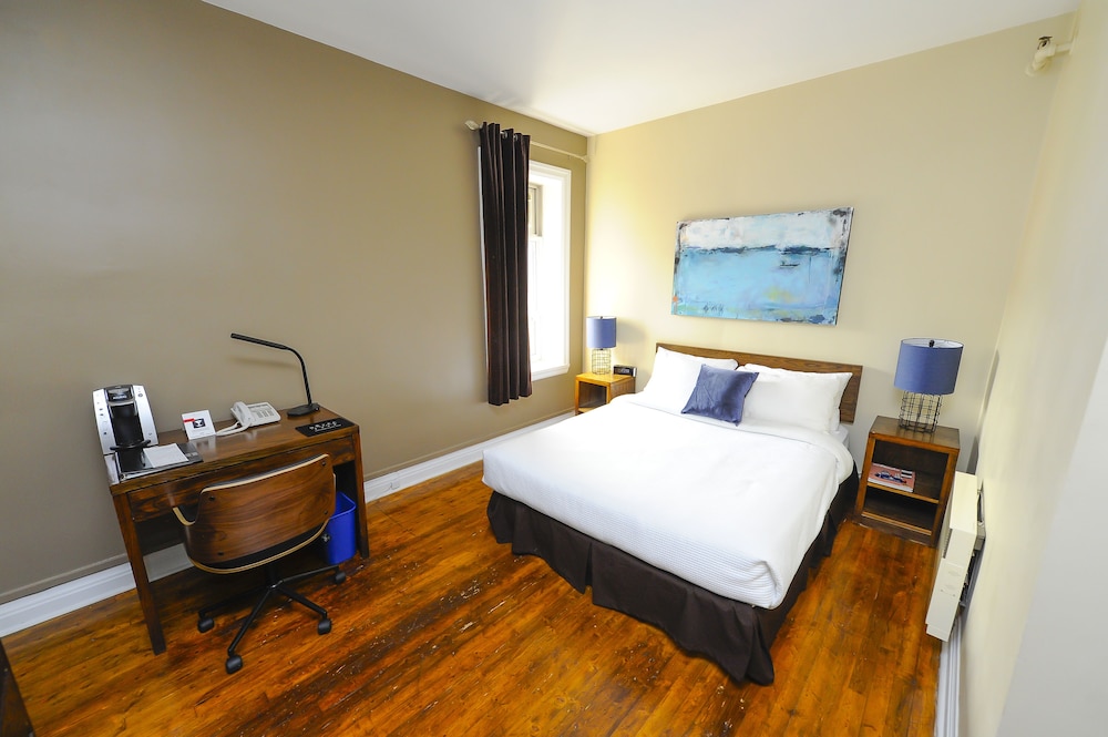 Hotel Chicoutimi 12/55
