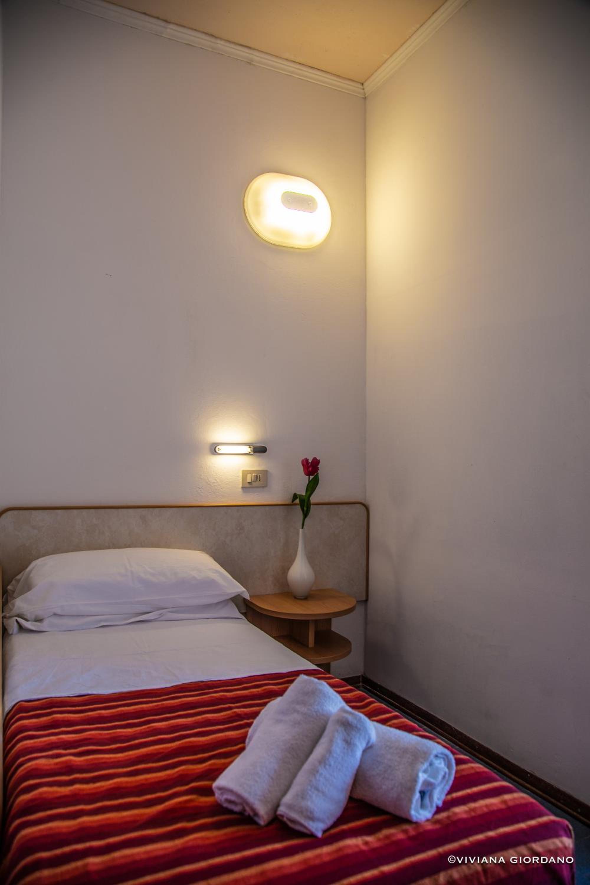 Room, Single