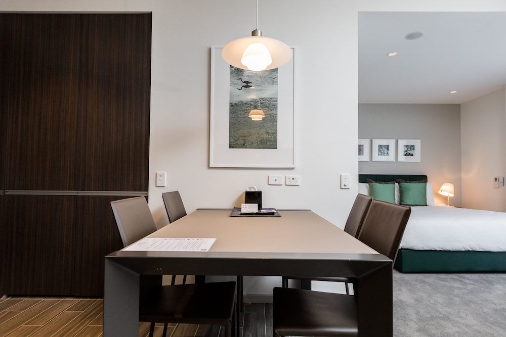 The Branksome Hotel & Residences 44/60