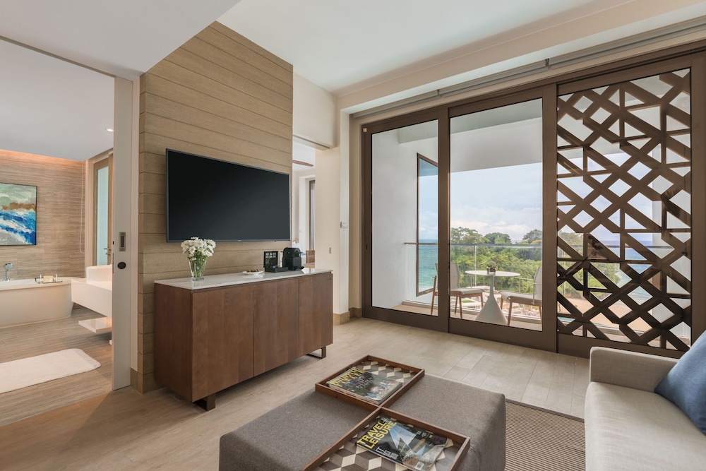 Crimson Resort & Spa Boracay 10/62