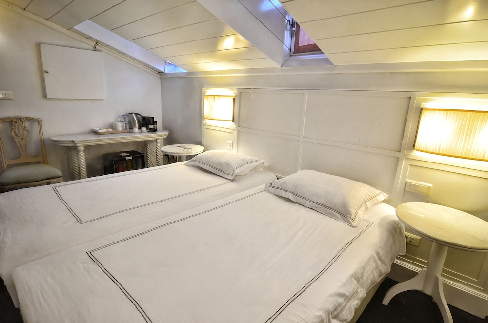 Kar-s Hotel 5/50