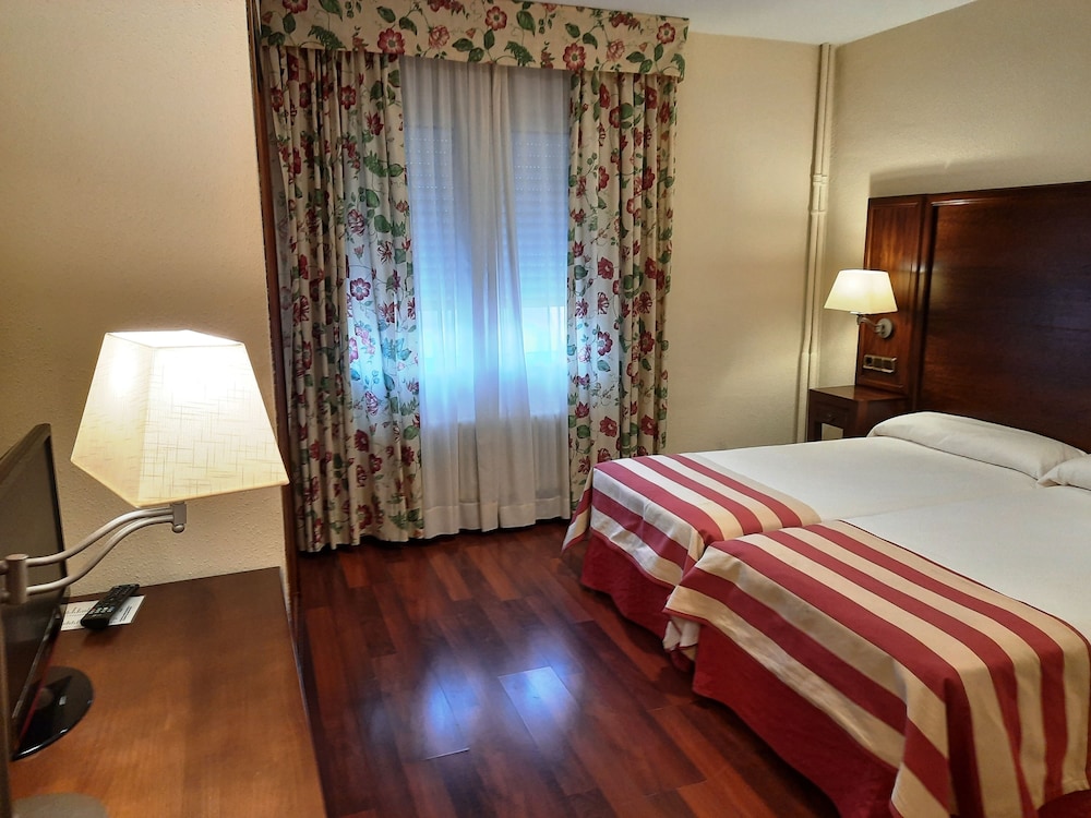 Hotel Urogallo (ex Husa) 20/46