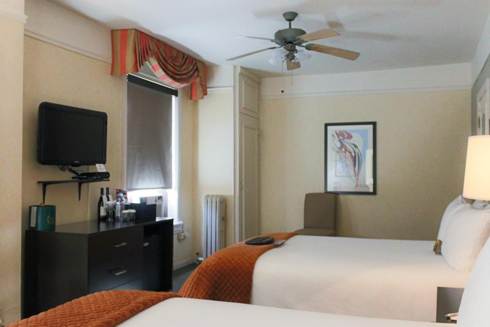 Willows Hotel 24/24