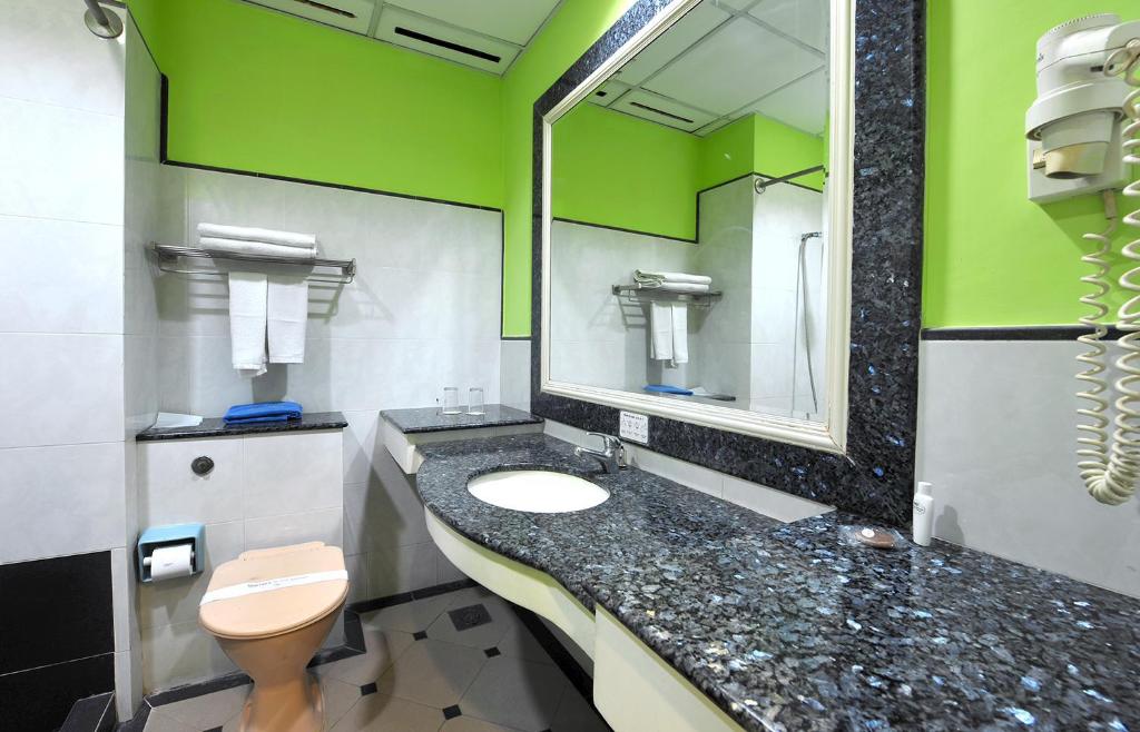 Hotel Emas Tawau 48/50