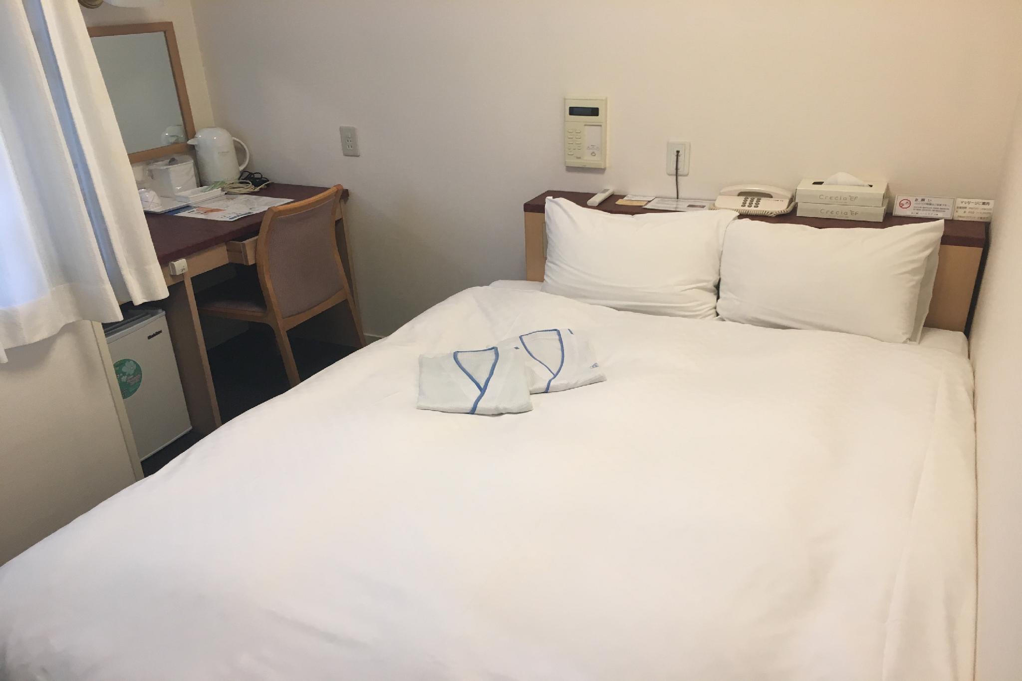 Semi Room, Exclusive, Standard, Semi Double Bed, No View, Smoking