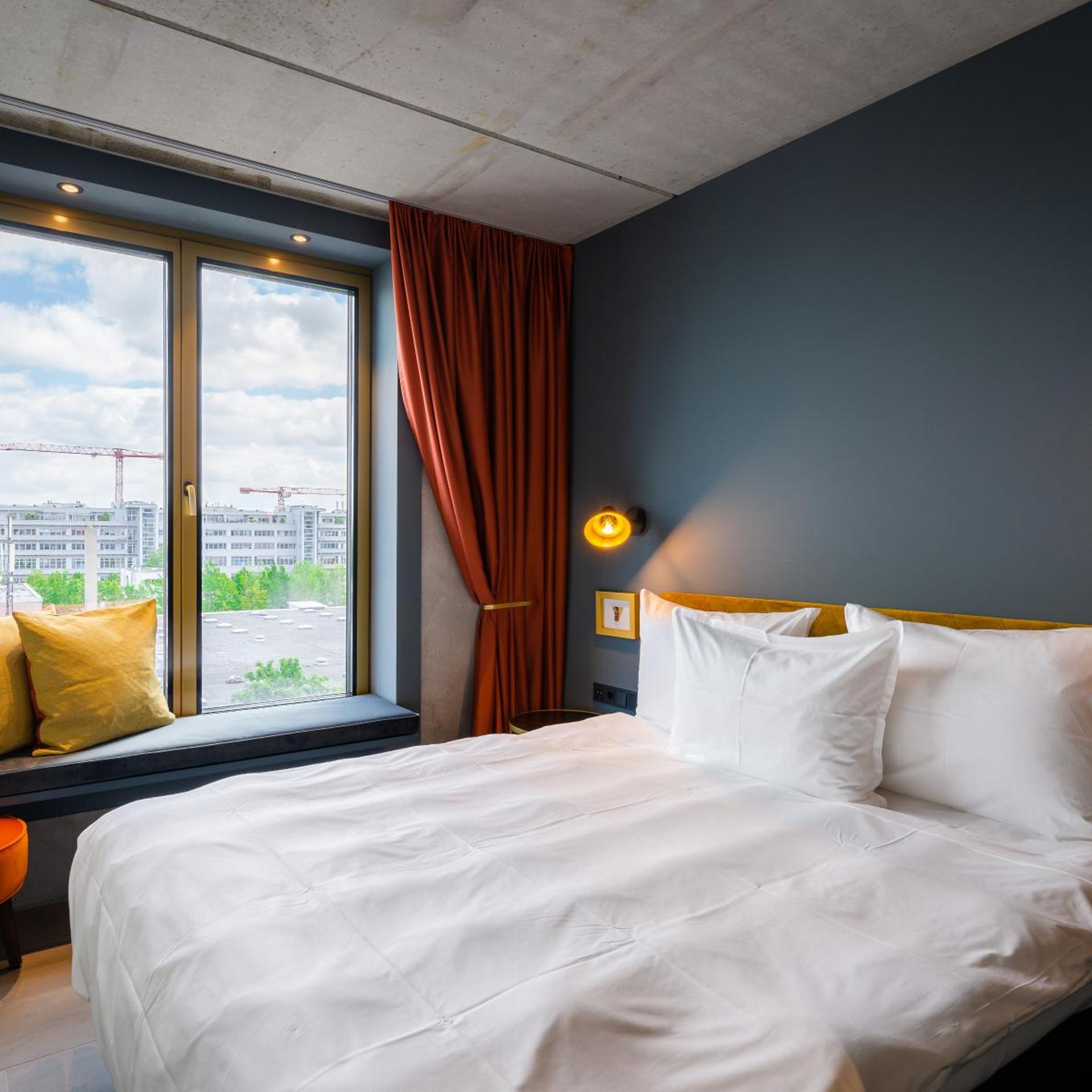 Room, King Bed, Queen Bed