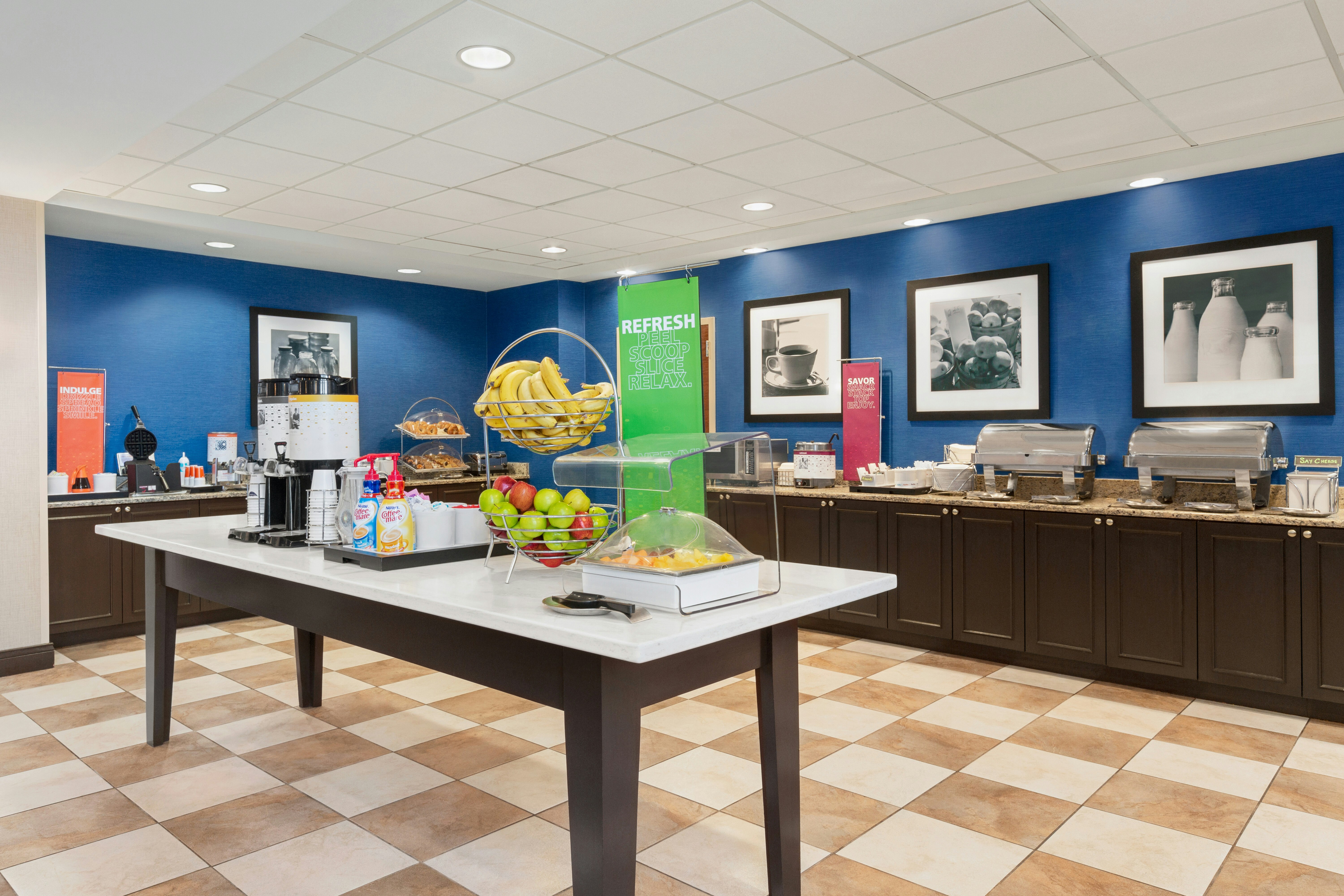 Hampton Inn & Suites Atlanta Airport West/Camp Creek Pkwy 31/41