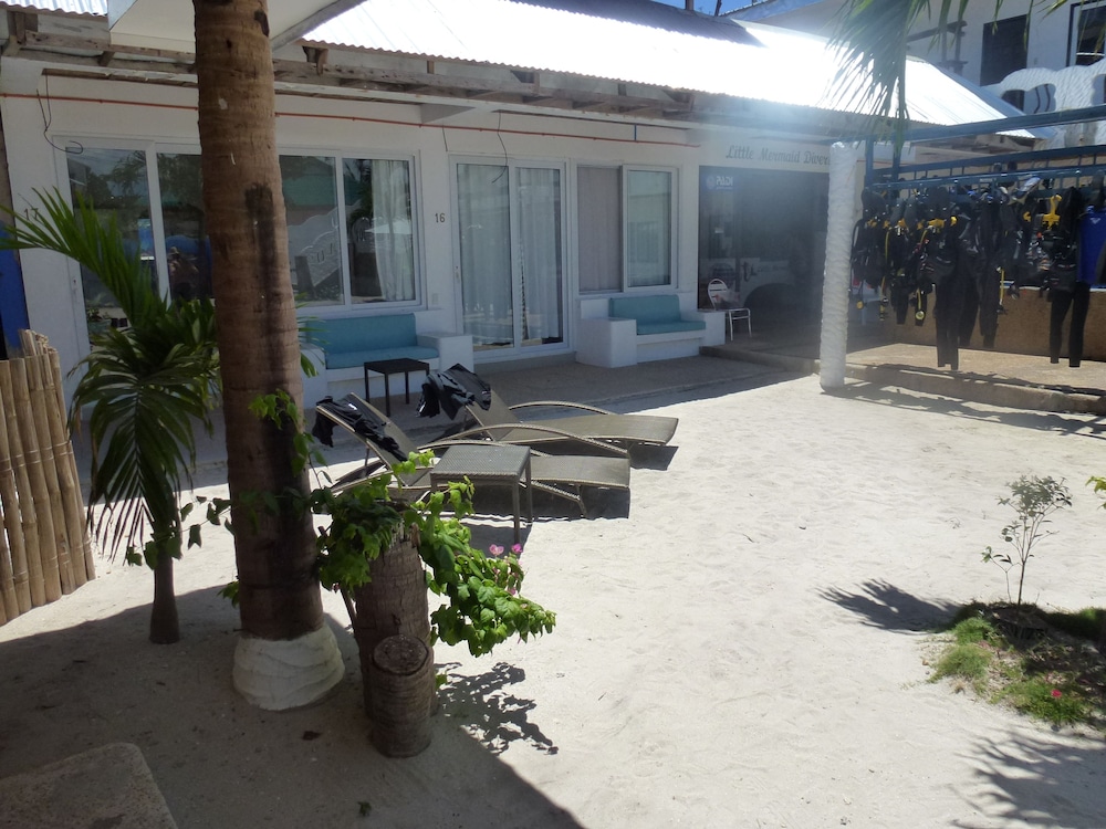 Little Mermaid Dive Resort 48/54