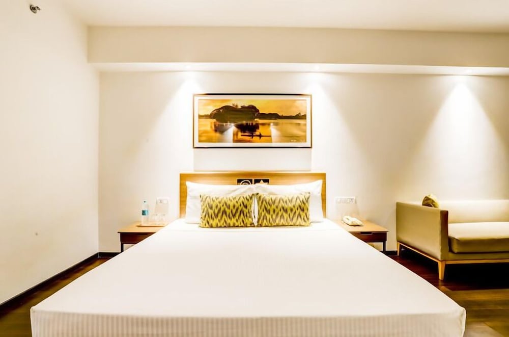 EXECUTIVE, KING BED