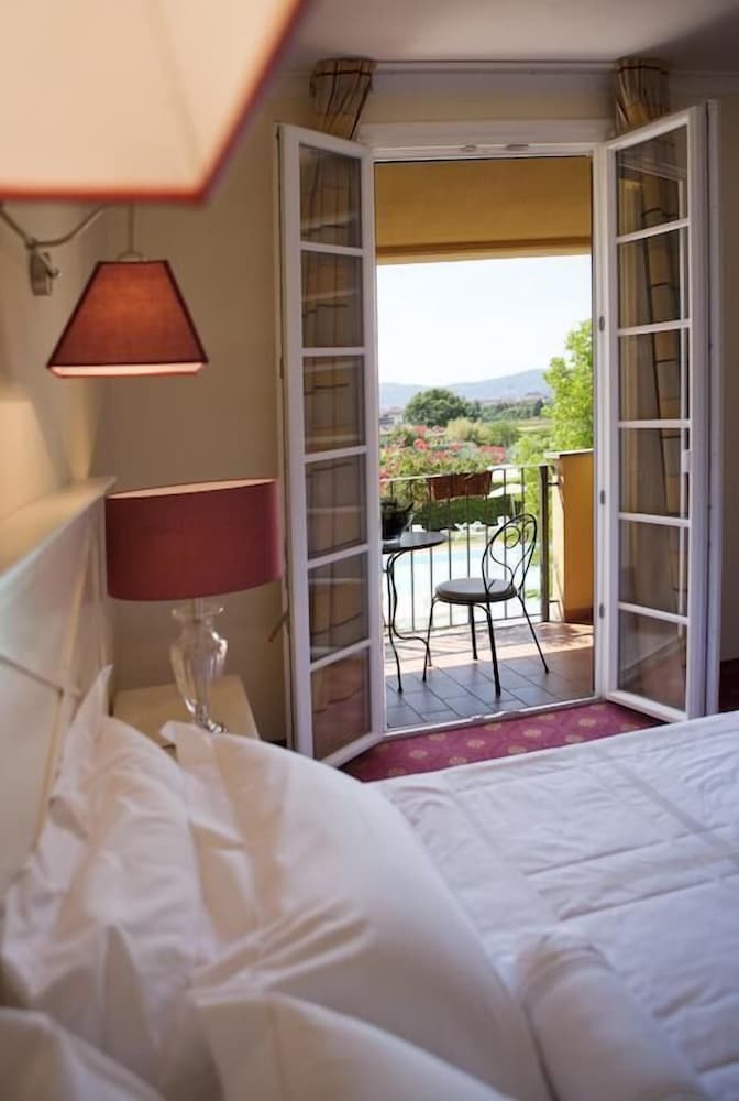 ROOM, SINGLE, DOUBLE BED
