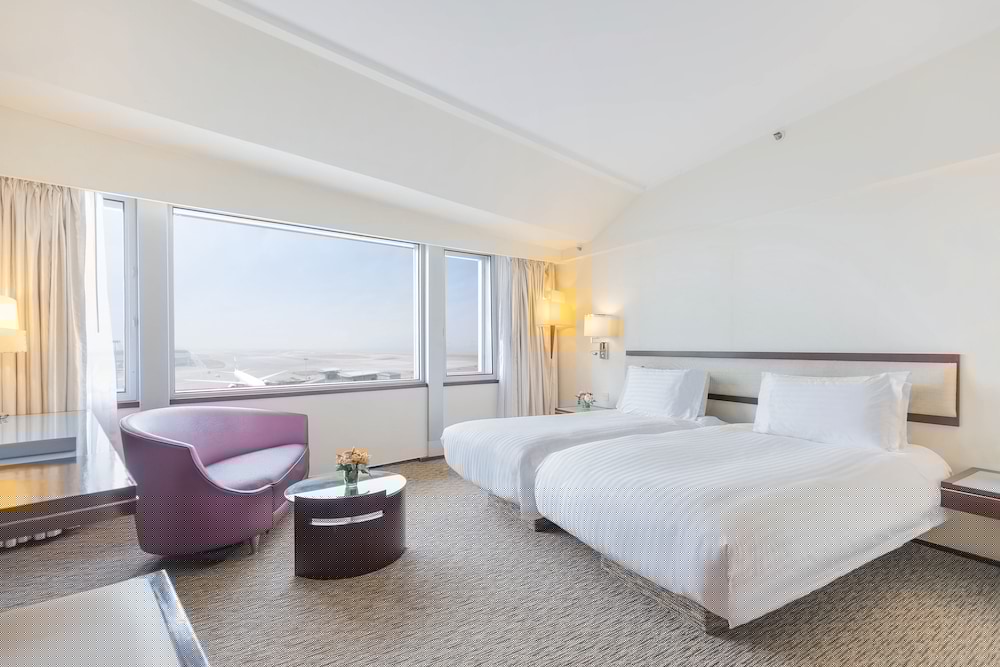 Regal Airport Hotel 19/67