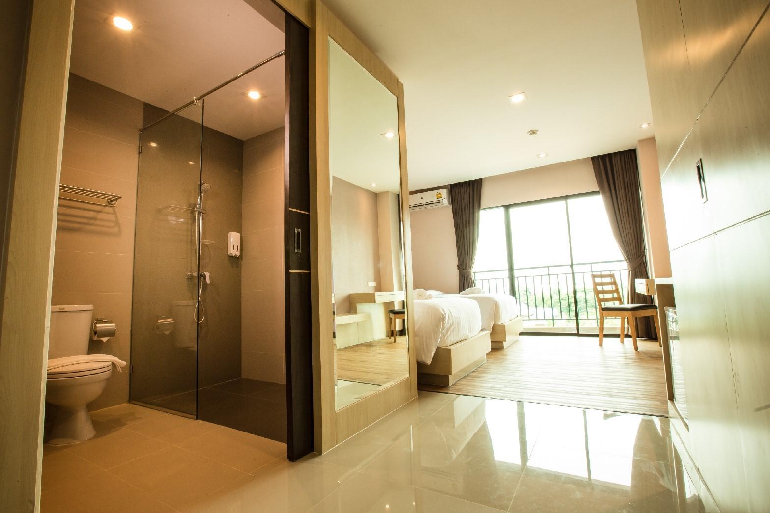 L Hotel 58/58