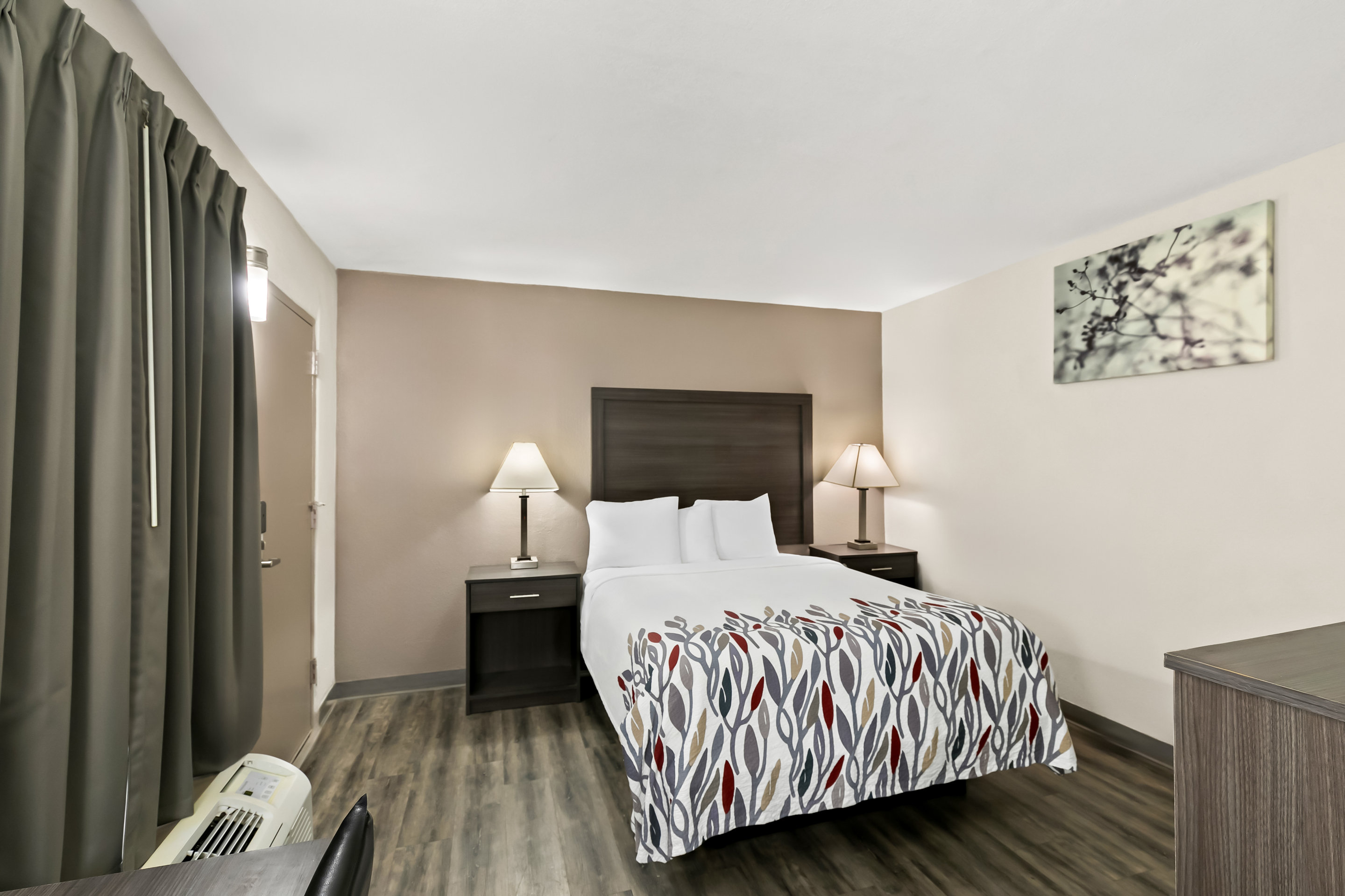Deluxe, Queen Bed
