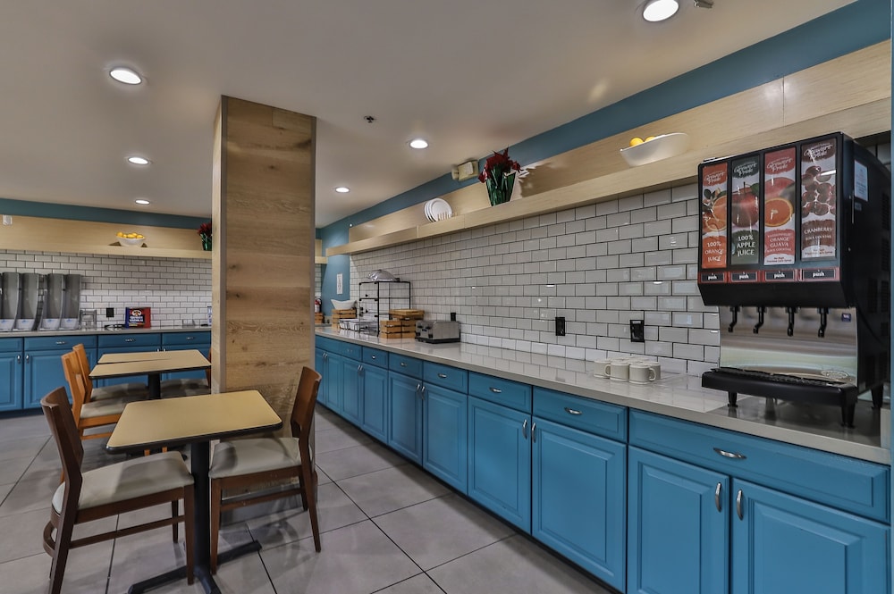 Wingate by Wyndham Chandler 26/40