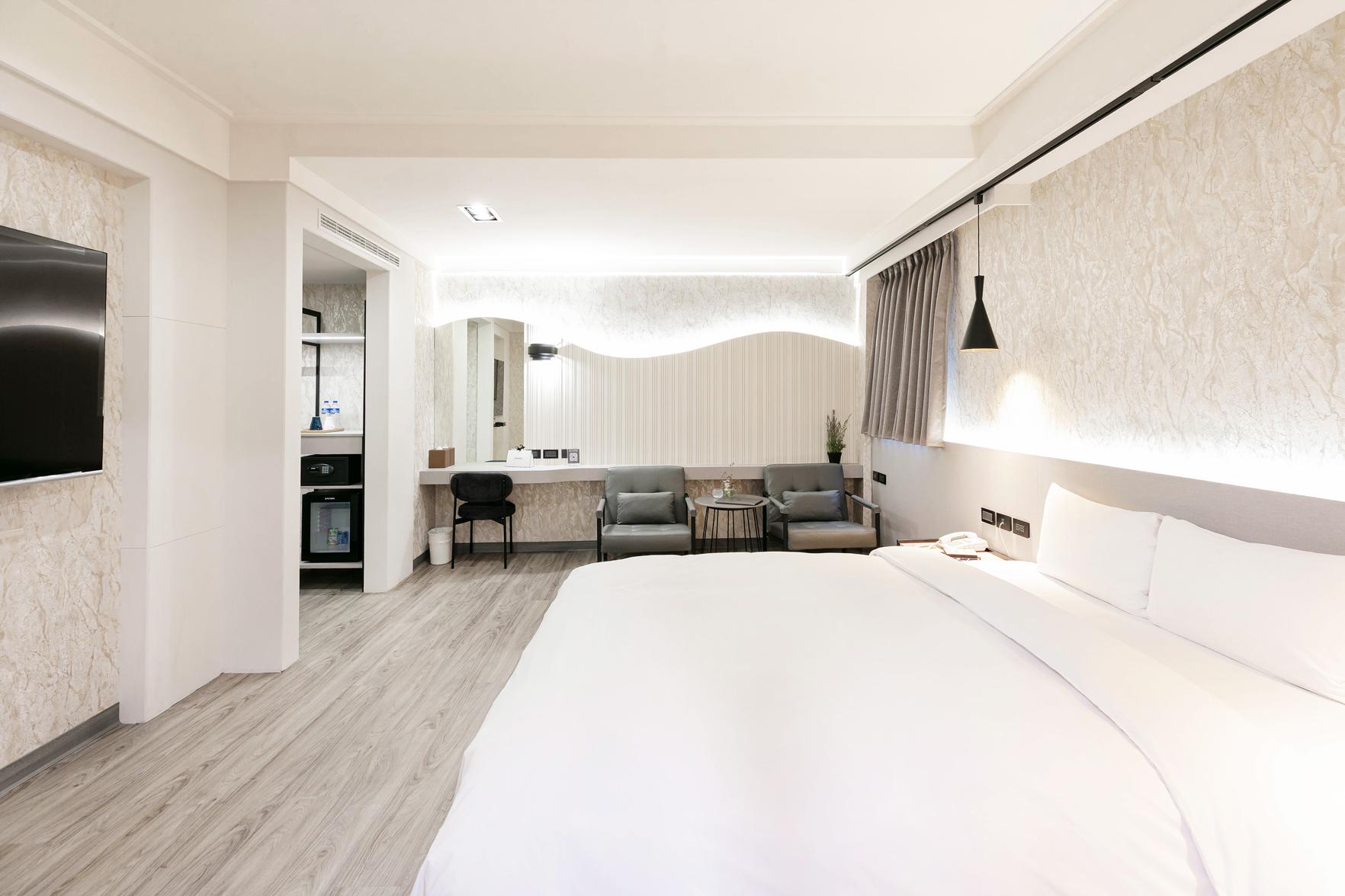 Deluxe, Double Bed, No Parking