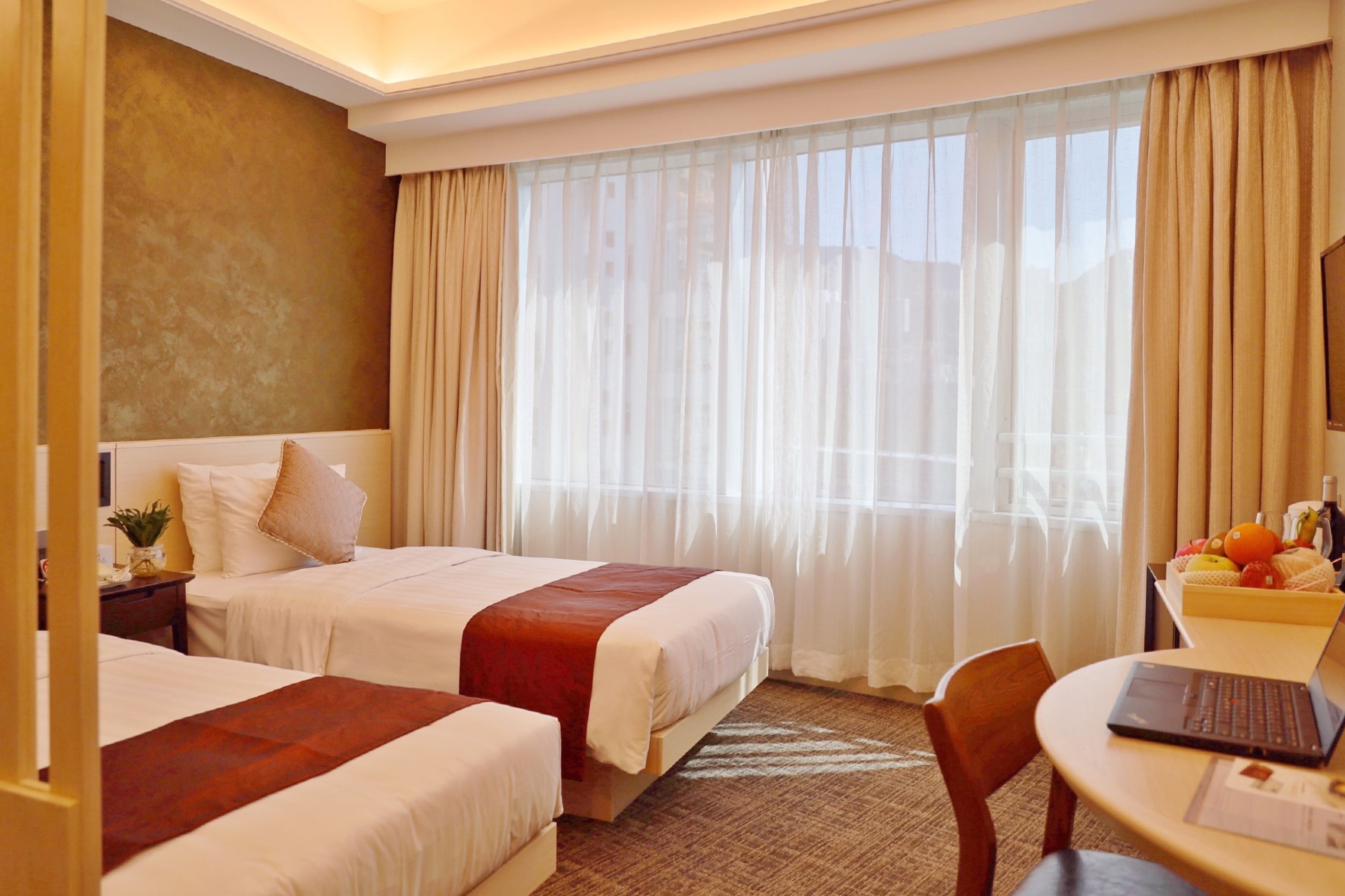 Premier, Twin Beds