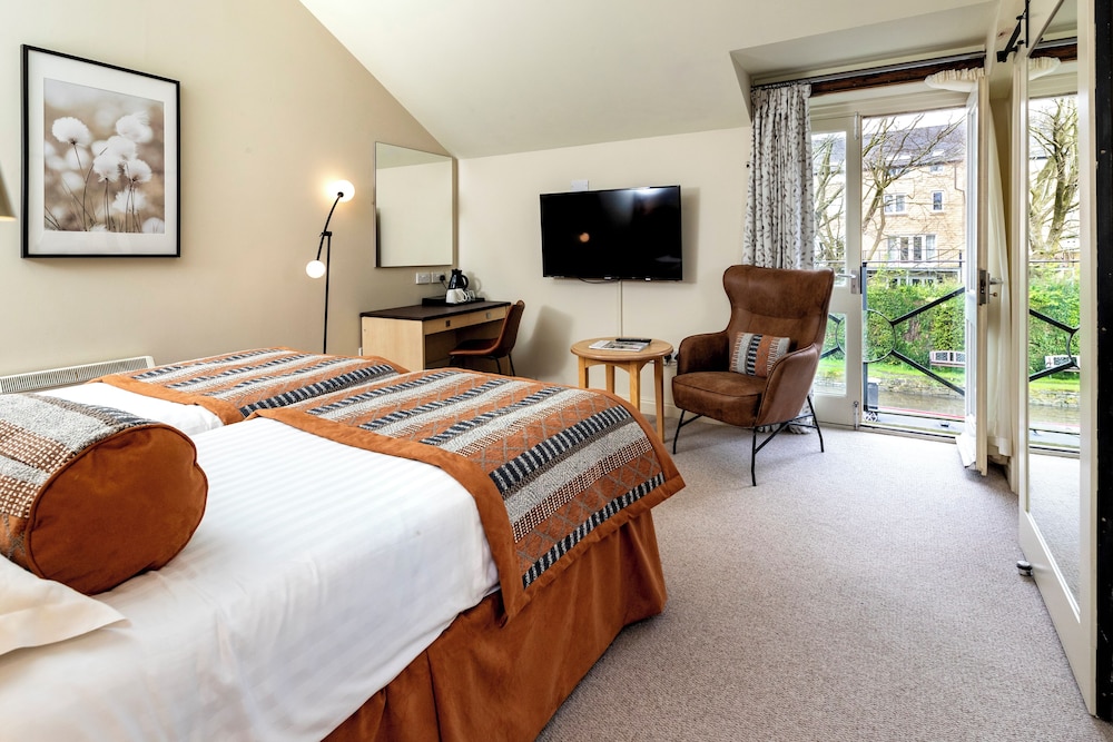 Plus, Canal, Twin Beds