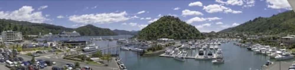 The Picton Beachcomber Inn 23/28