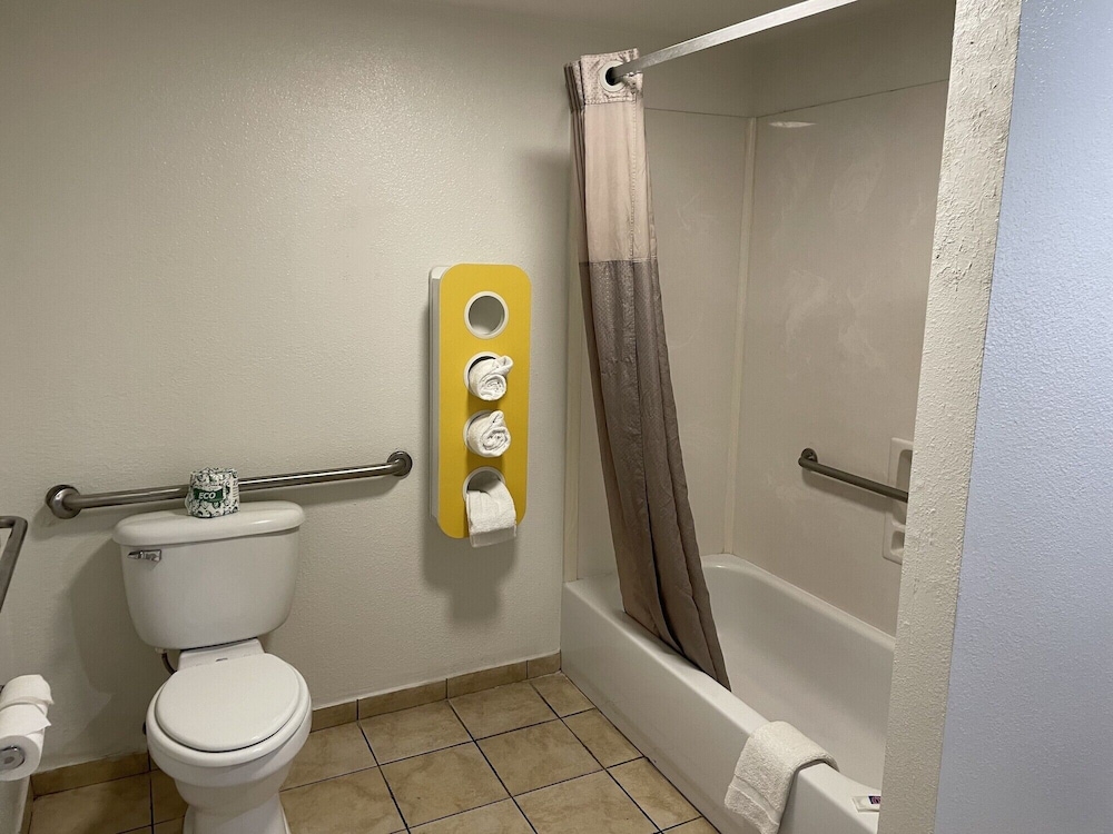 Motel6 Pooler, GA - Savannah Airport 44/50
