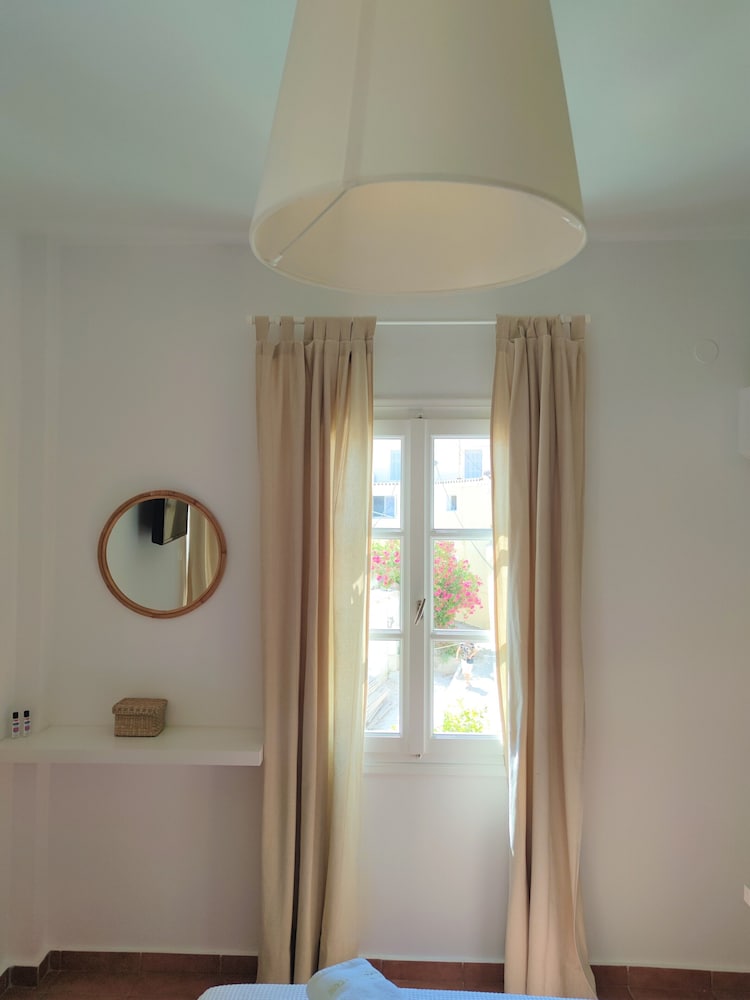 Twin House 14/40