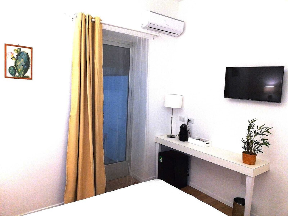 B&B Suites Via Del Mare 18/38
