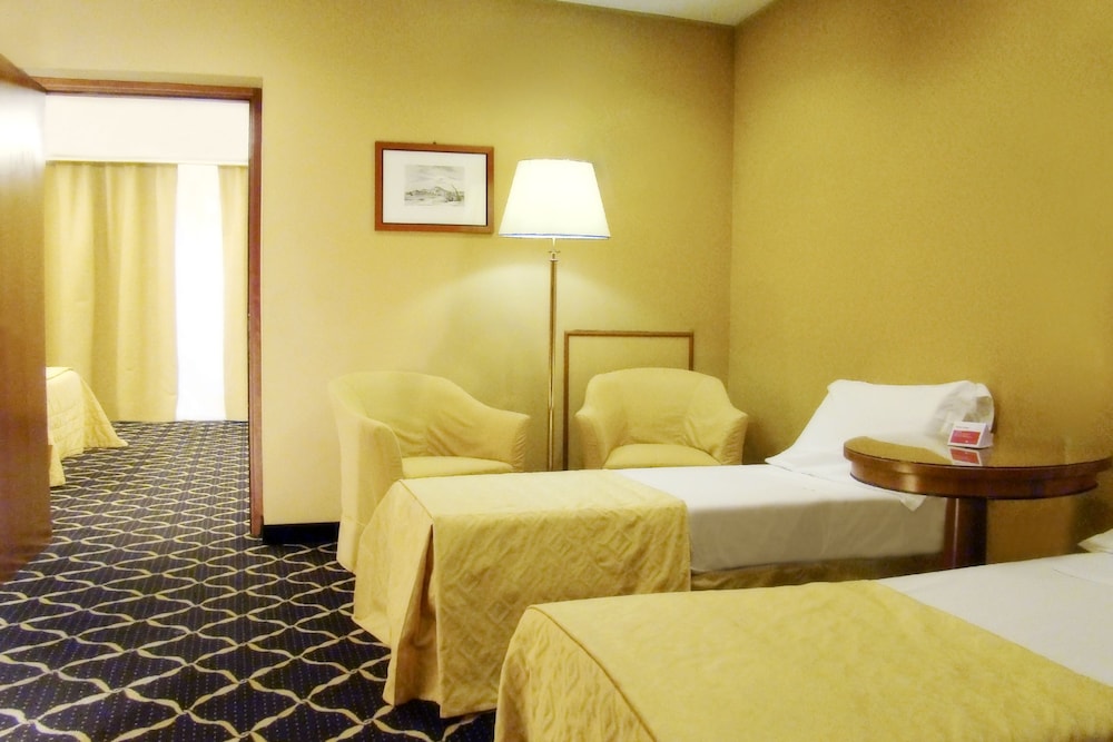 Ramada By Wyndham Naples 11/47