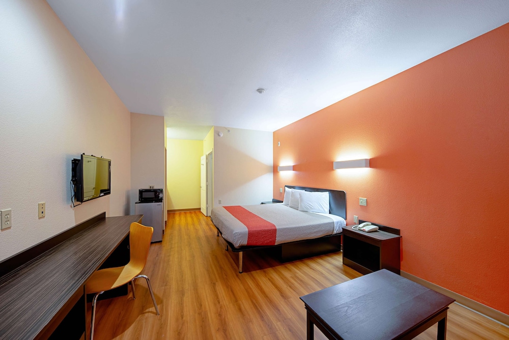 Motel6 Rhome, TX 28/43