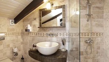Assos Behram Hotel 41/43