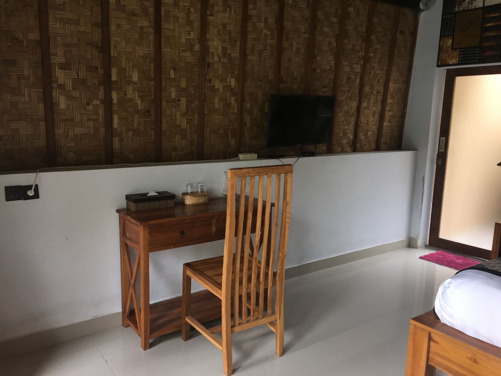 Bintang Bungalow 16/61