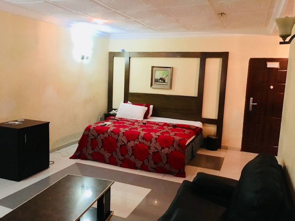 Hymax Grace Hotel And Suites 7/29