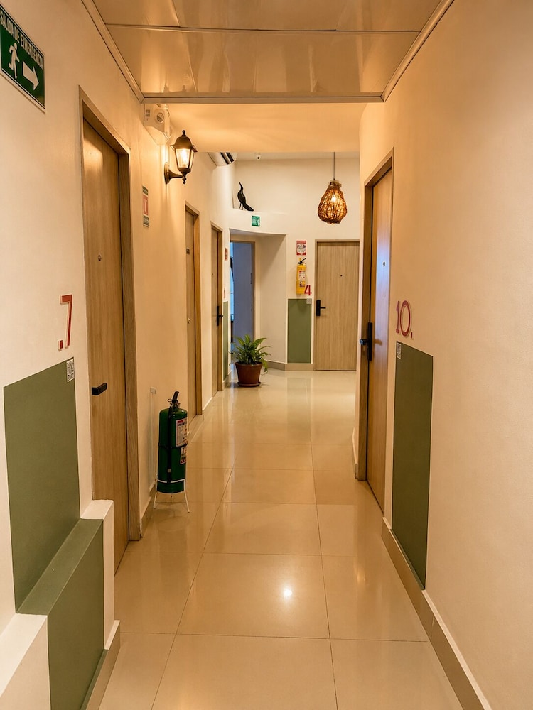 Ethnic Thematic Hotel 7/50