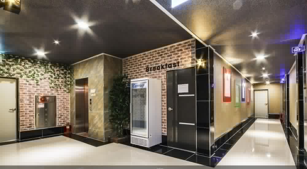 Goldenroot Hotel In Gimhae 2/35