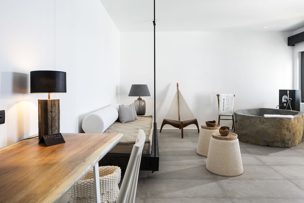 Myconian Utopia Relais & Chateaux 40/66