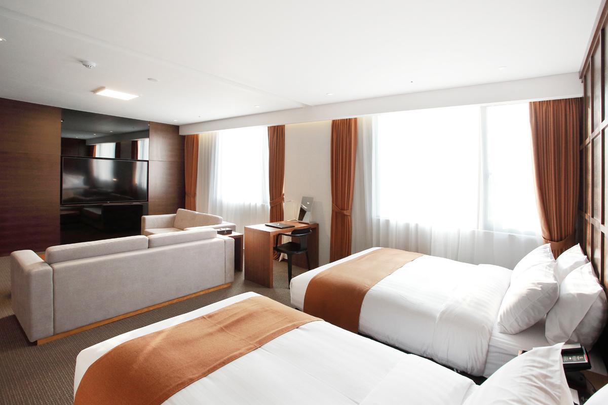 City, Suite