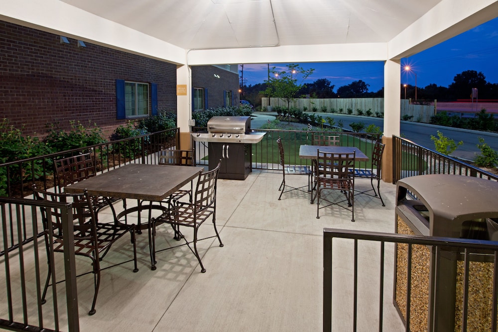Candlewood Suites Lexington 60/74