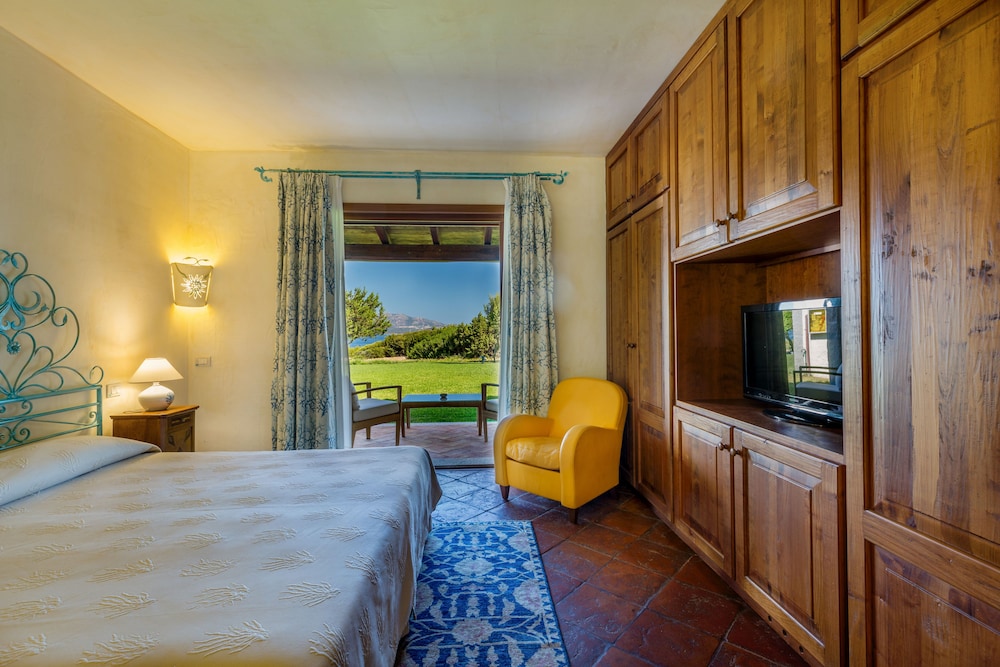 Superior, Double Bed, Garden View