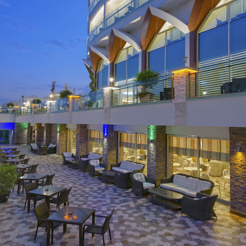 Asia Beach Resort & Spa Hotel 72/74