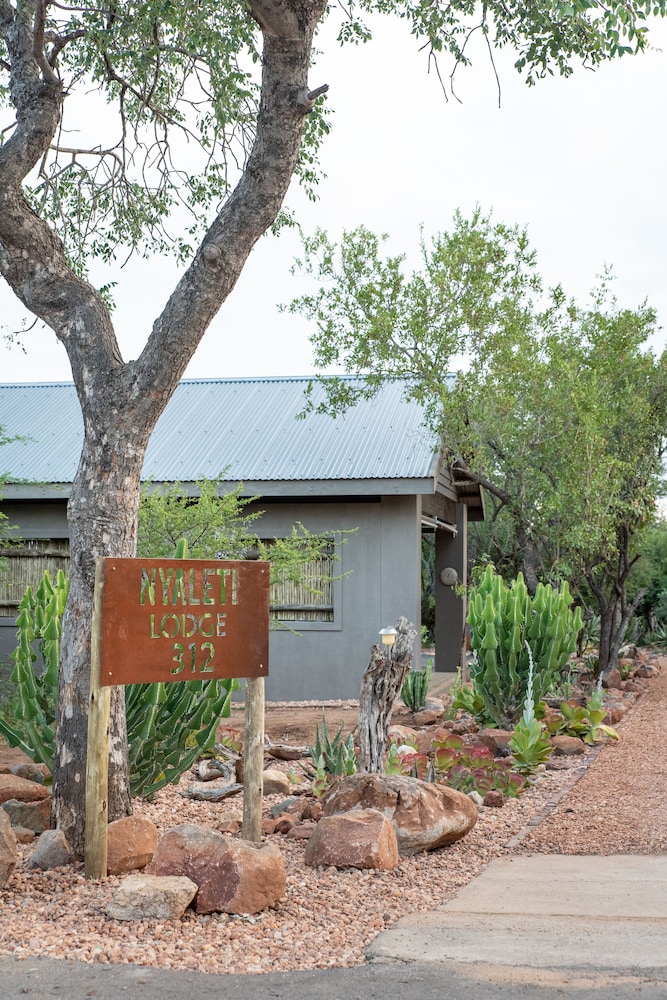 Nyaleti Lodge 5/47