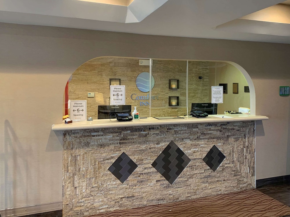 Comfort Inn Crystal Lake - Algonquin 2/33