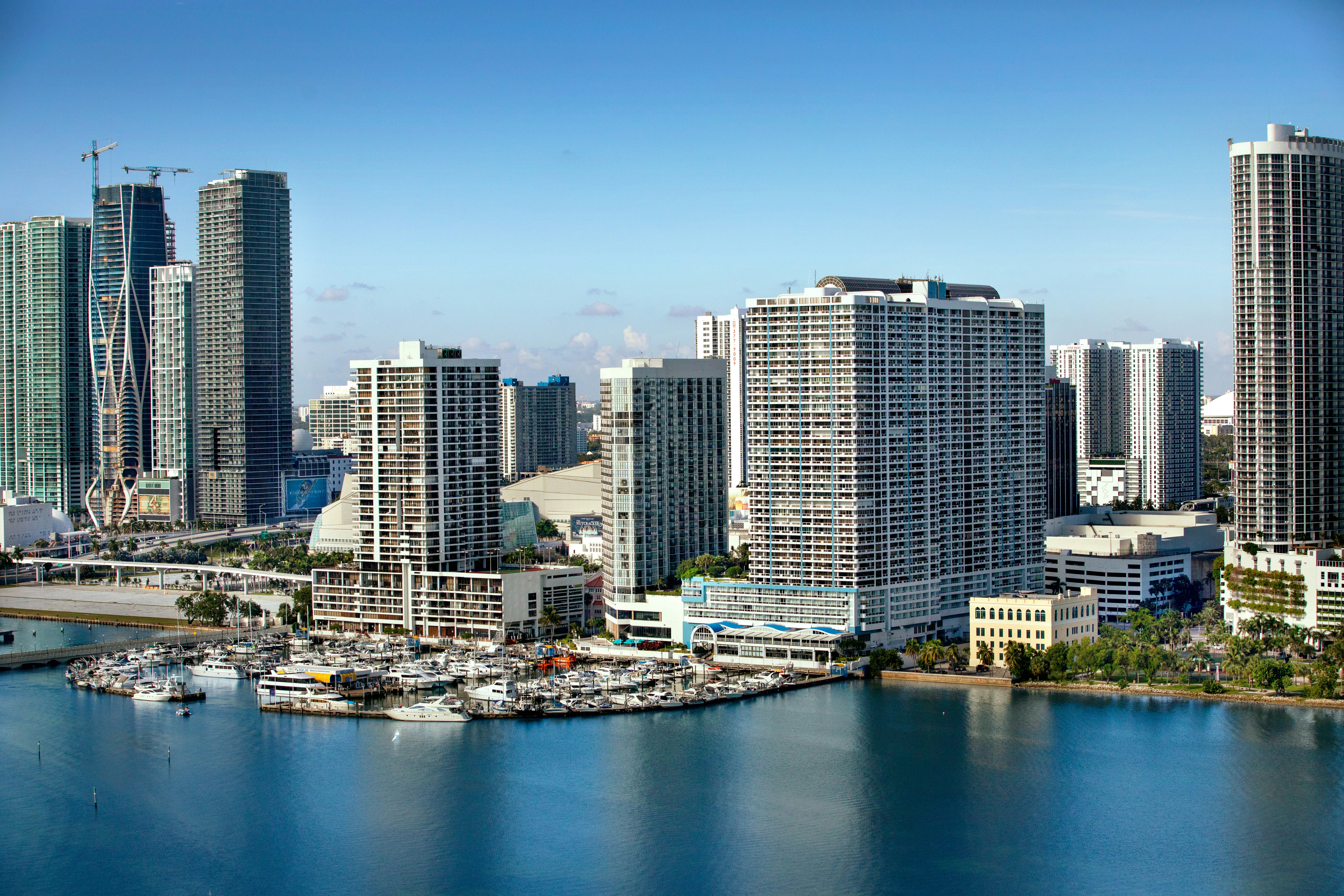 Doubletree By Hilton Grand Hotel Biscayne Bay 60/67