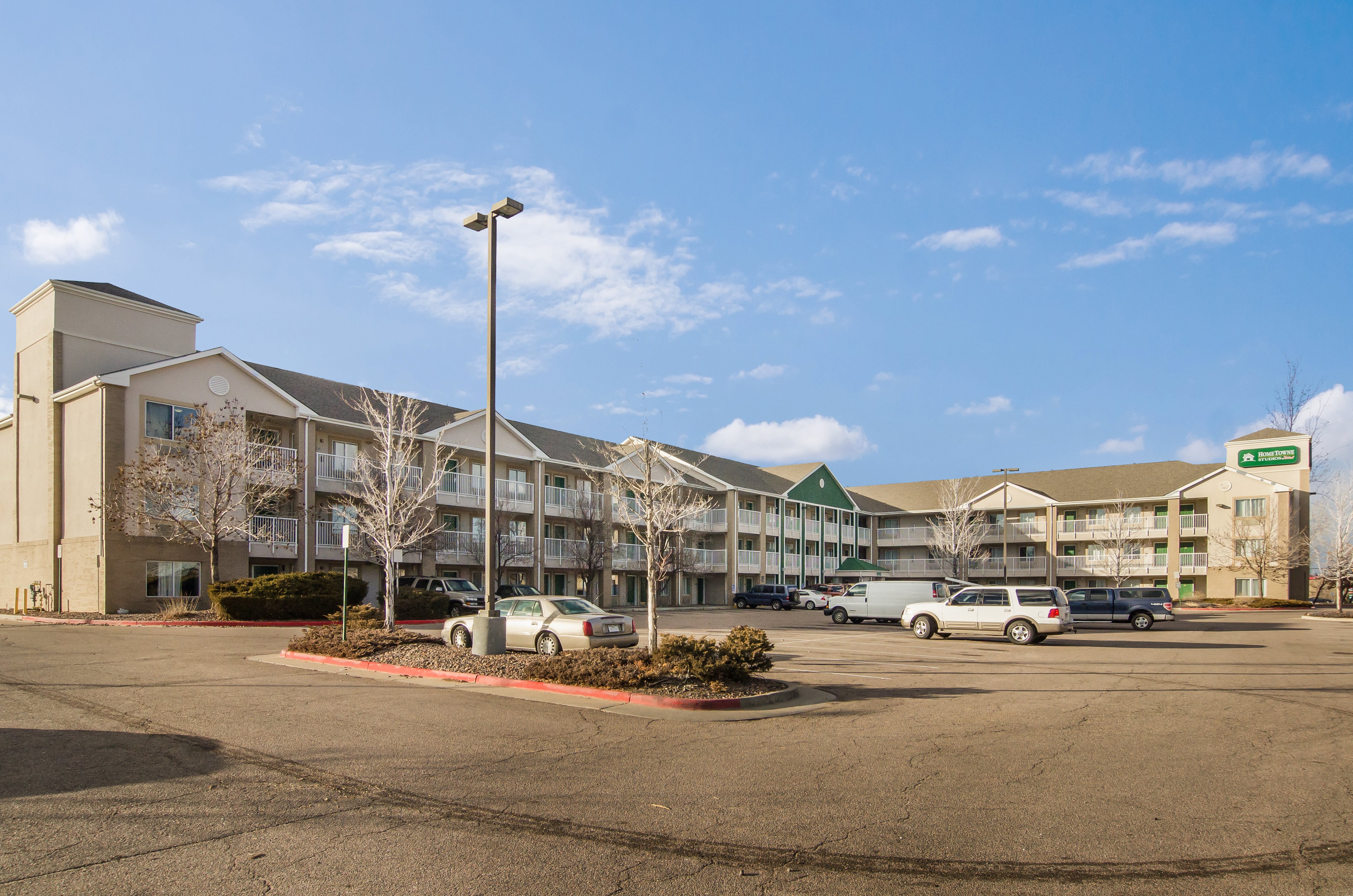 HomeTowne Studios by Red Roof Denver - Airport/Aurora 26/27