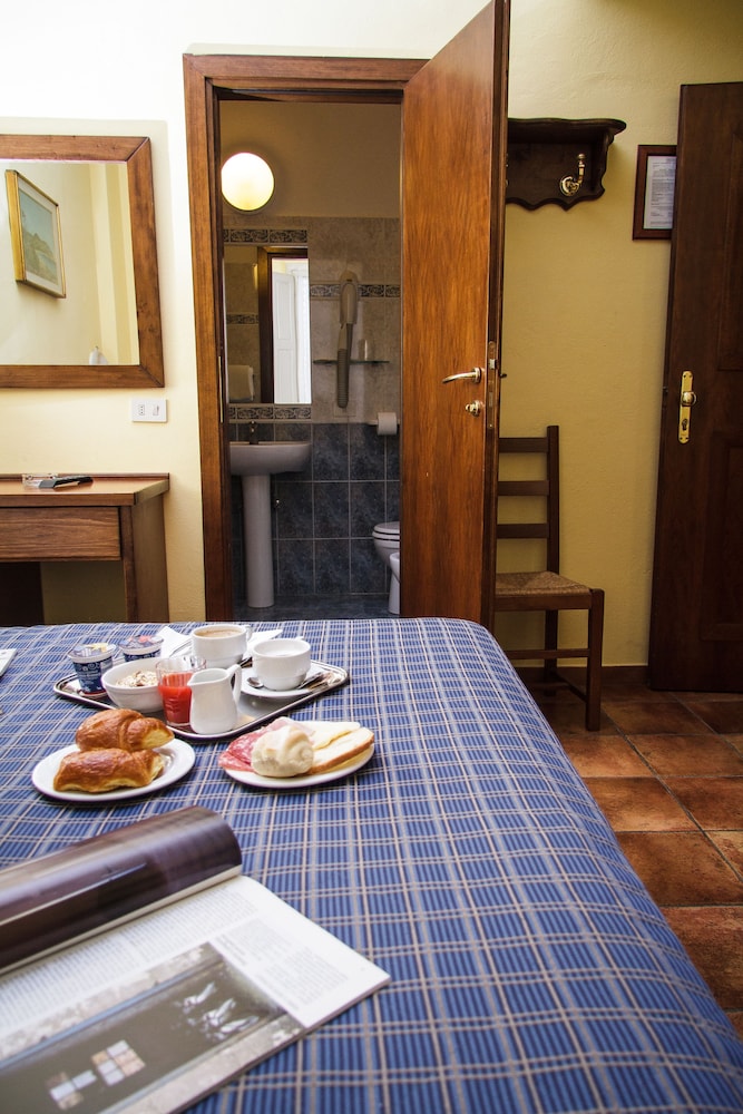 Nizza Hotel 52/69