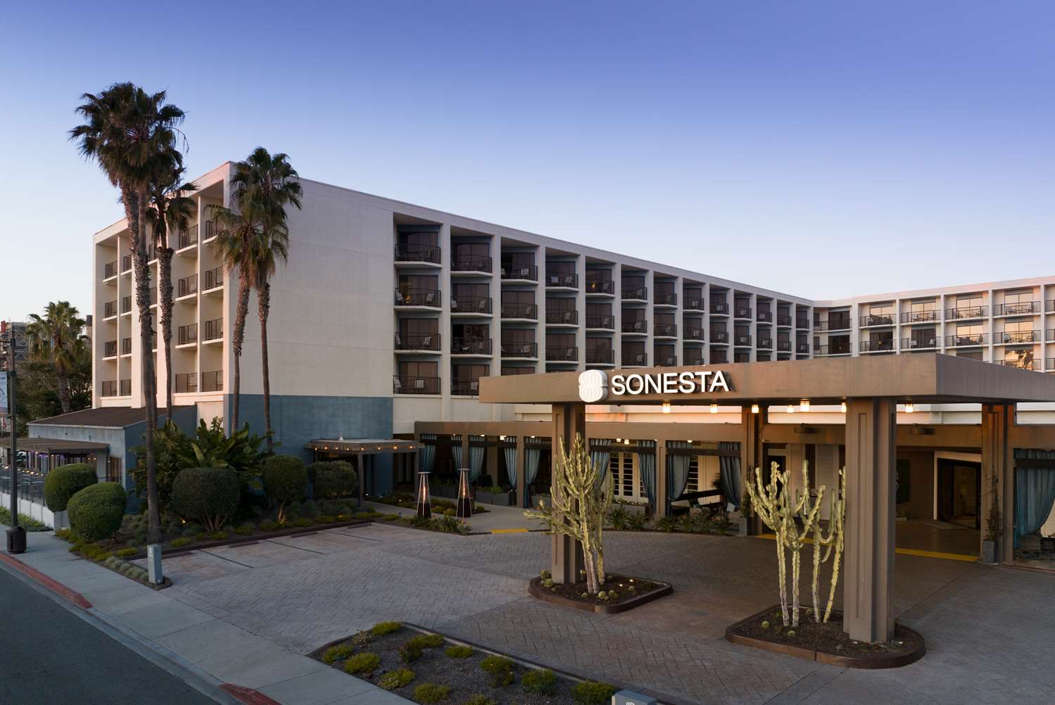 Sonesta Redondo Beach Marina 5/39