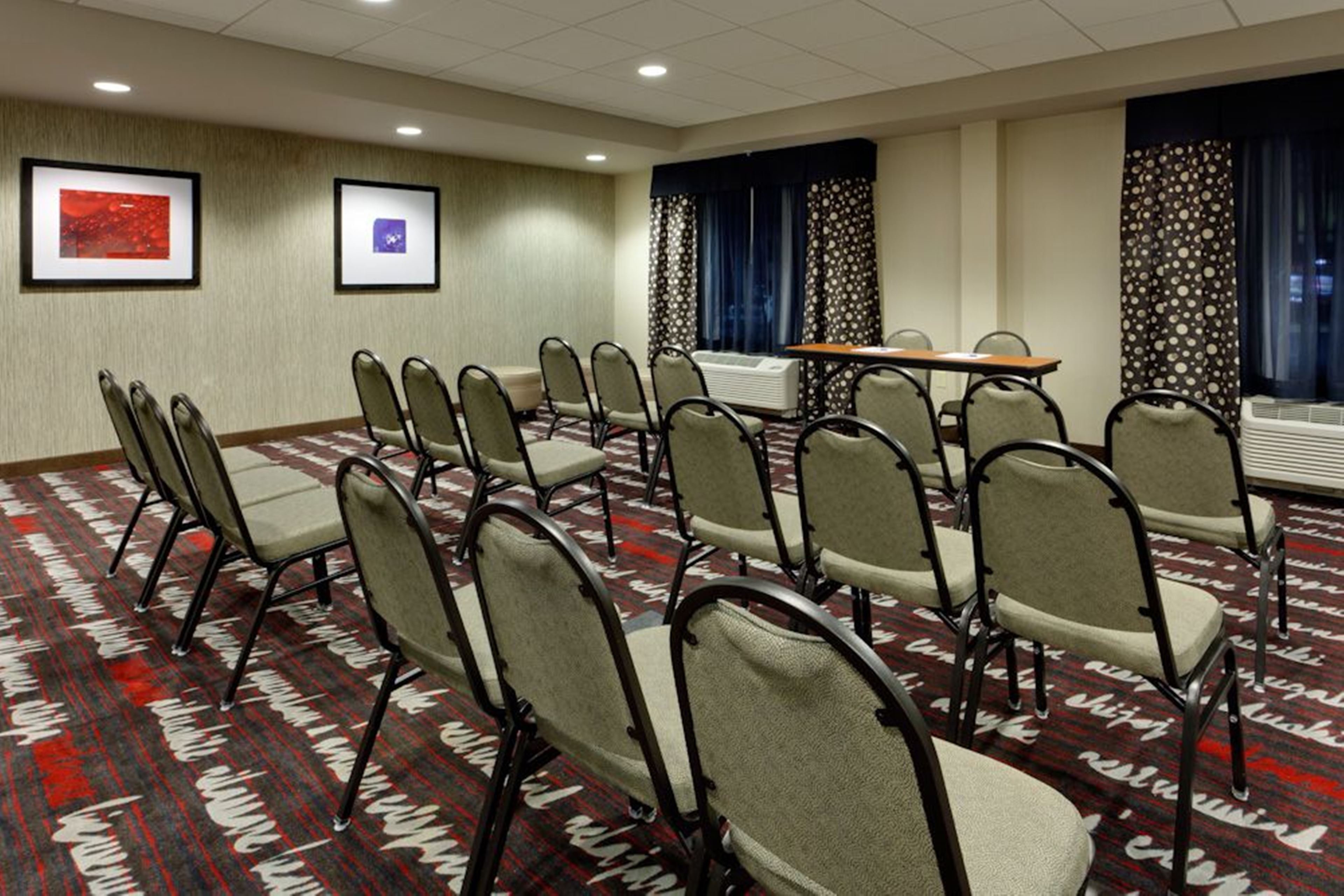 Holiday Inn Express Hotel Suites York Ne Market Street 39/46