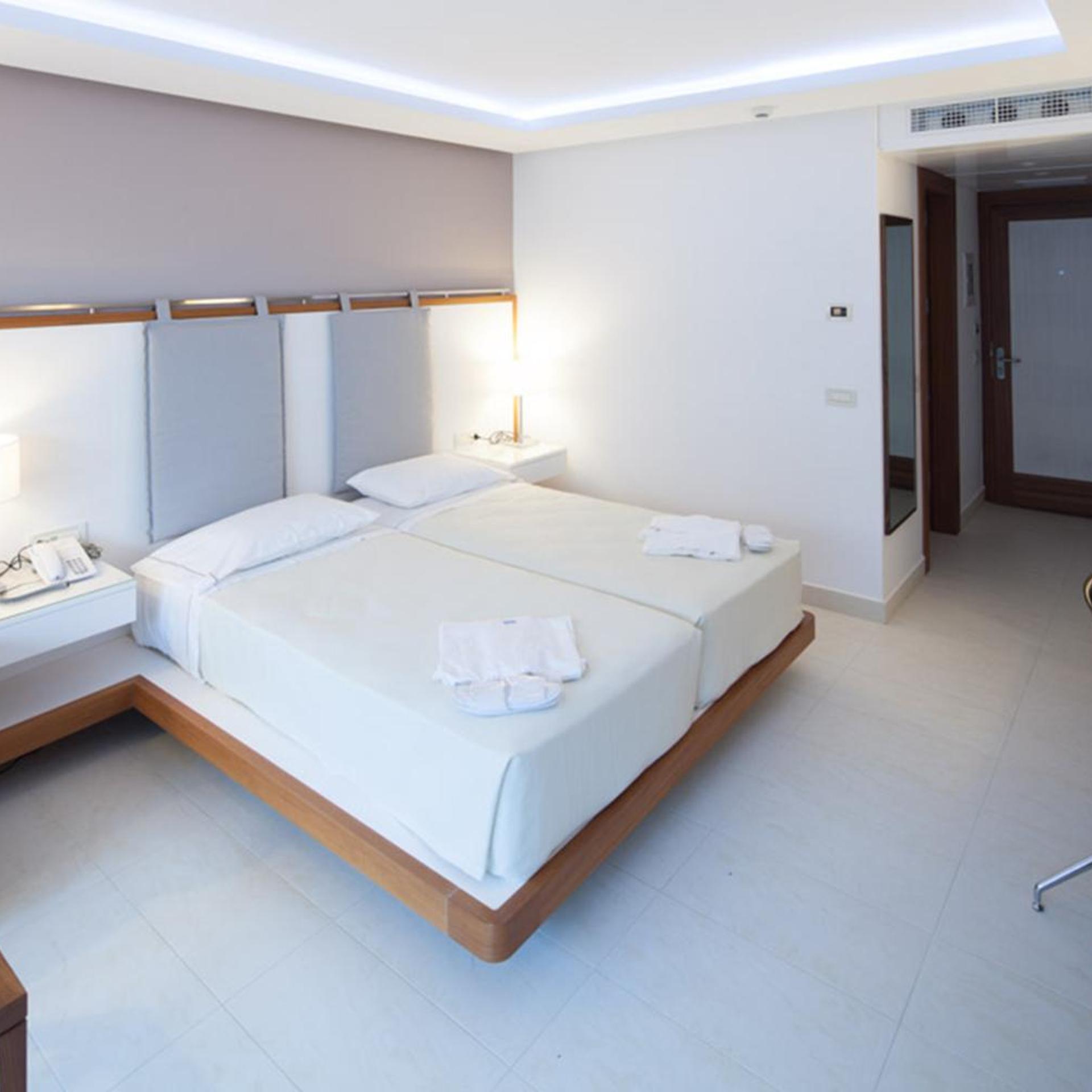 TWIN/ DOUBLE ROOM SEA VIEW