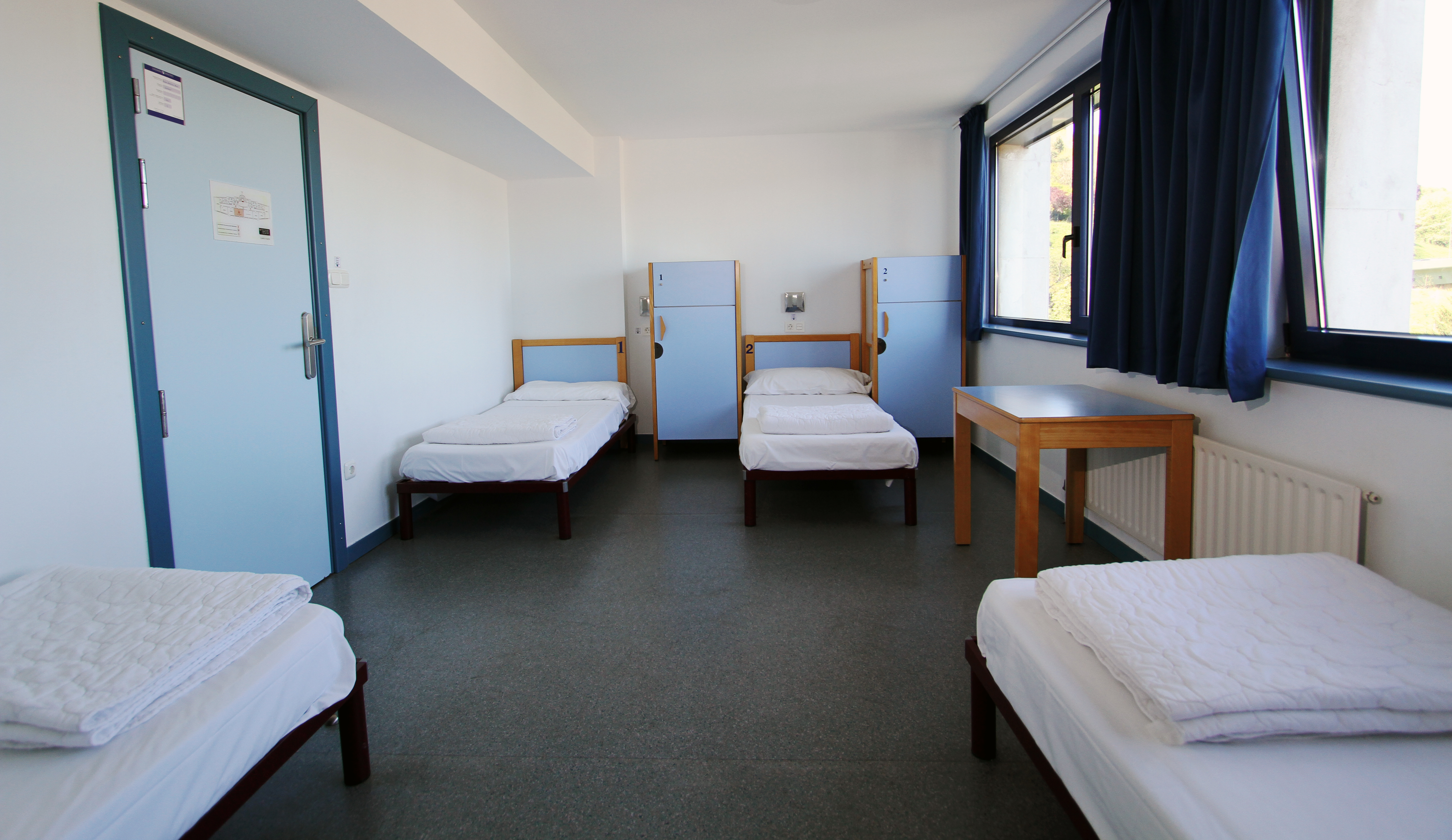 Mixed Dorm, 4 People