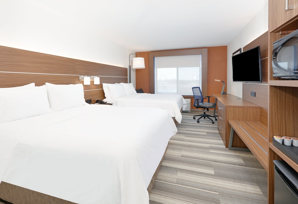 Suite, 2 Queen Beds, Accessible