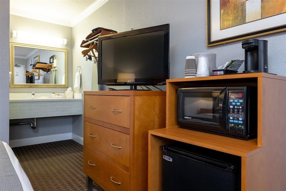 Soma Park Inn – Civic Center 35/50