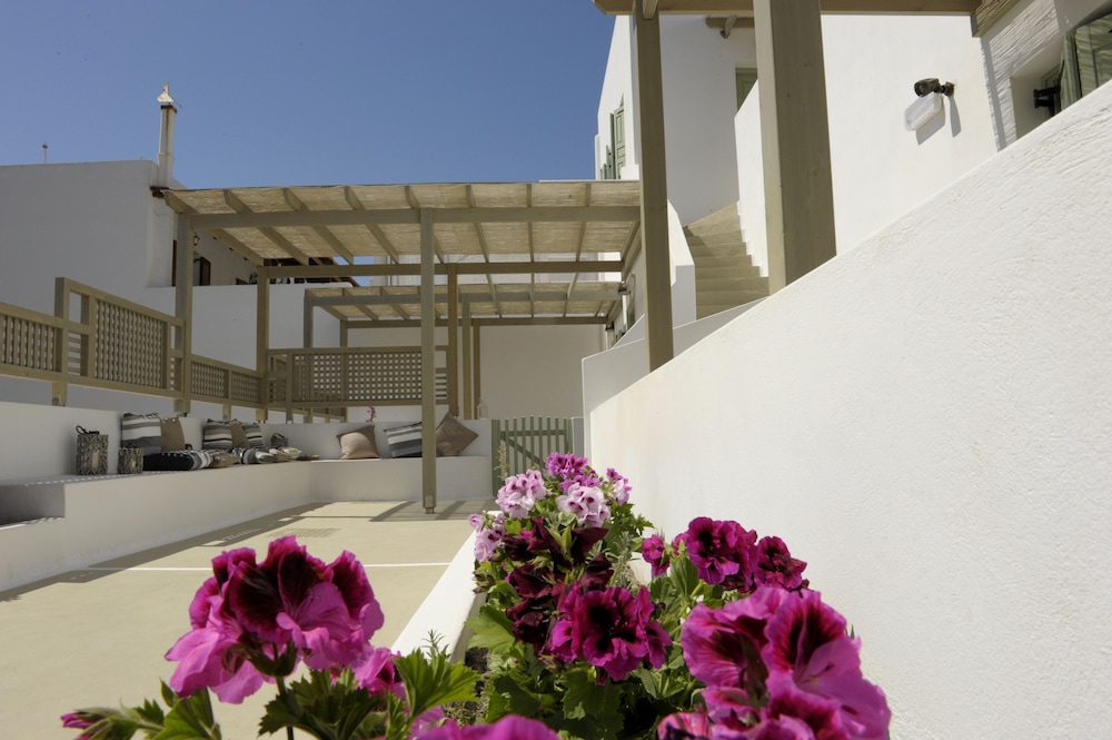 Almyris Hotel 8/41
